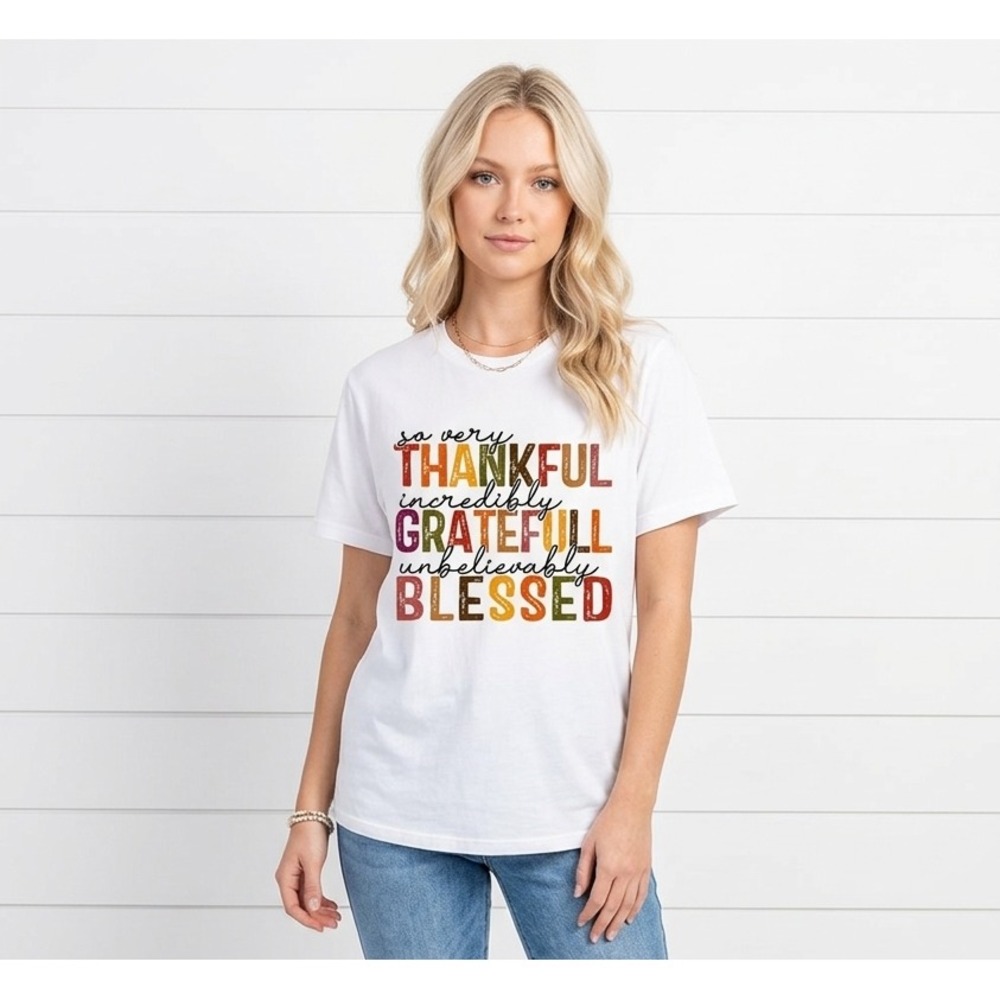 Women's MEDIUM Thanksgiving Colorful Print Tee Crew Neck White Short Sleeves NWT